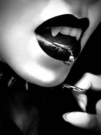 PAPA TOPO – La Chica Vampira